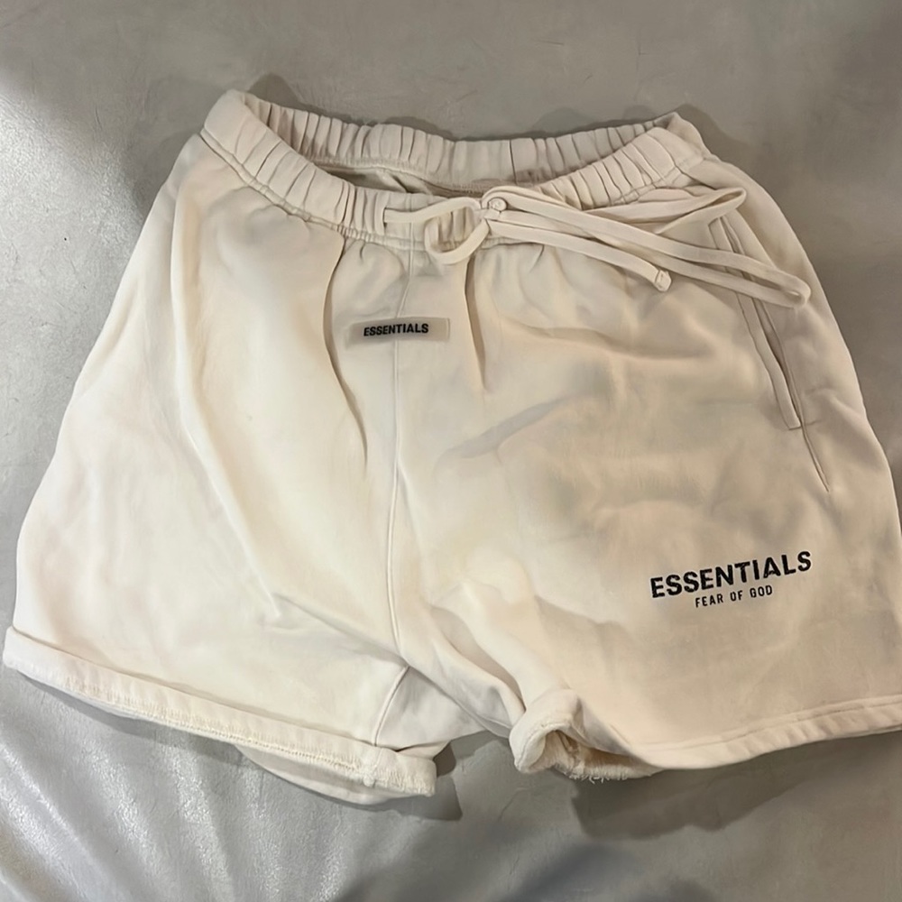 Essential Sweat shorts